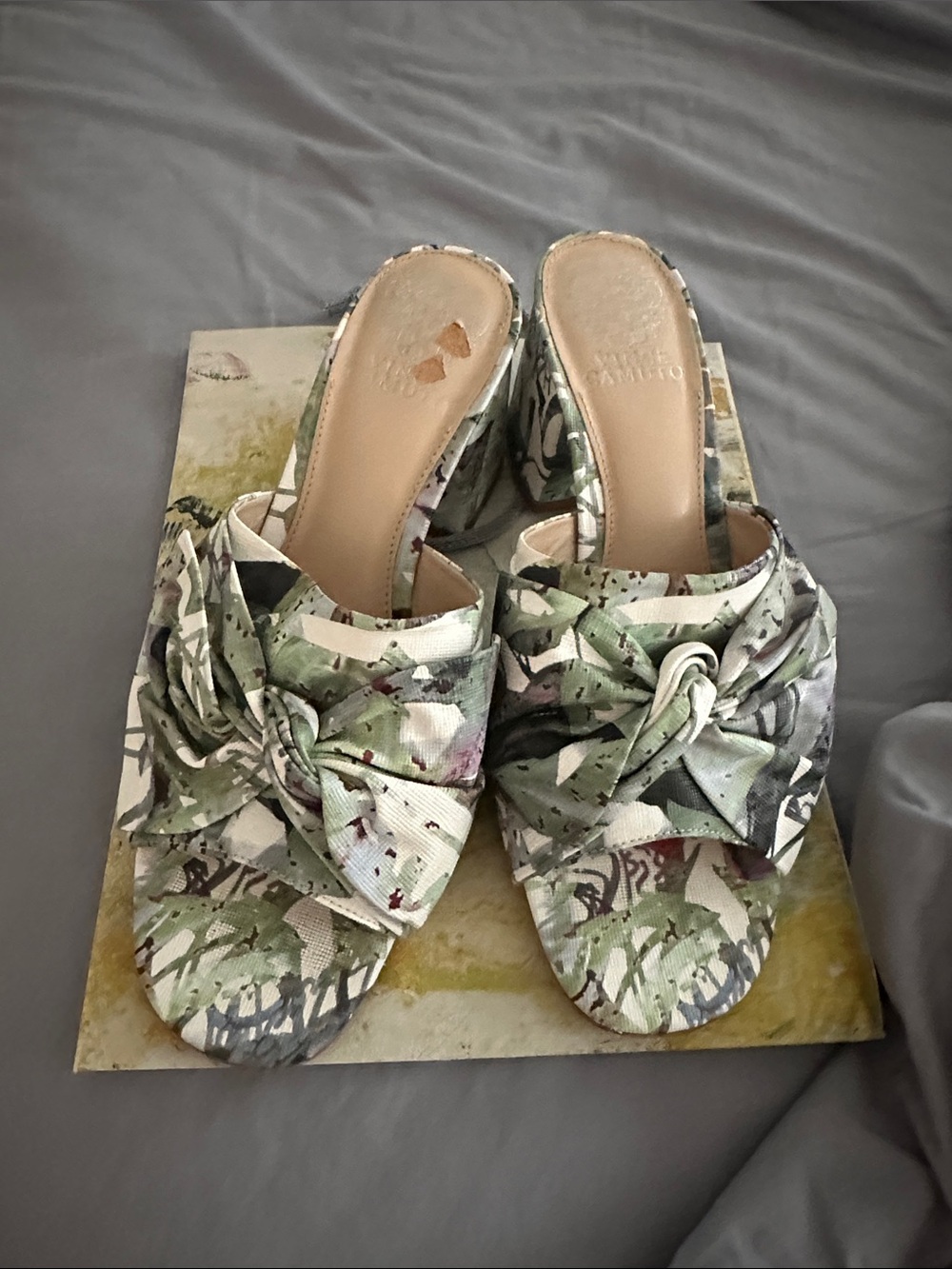 Vince Camuto Green Multi Floral Knot-Front Block Heel Mules